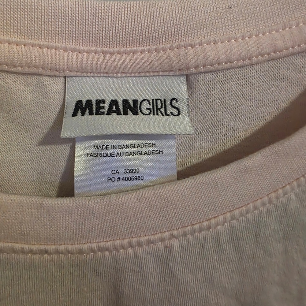 Mean Girls On Wednesdays We Wear Pink Graphic T Shirt Women's Large - Picture 4 of 8